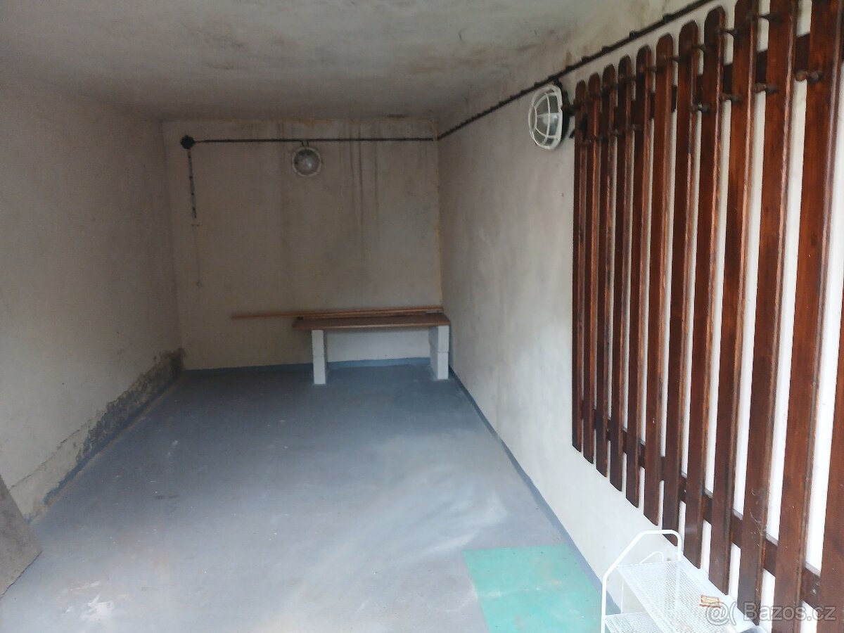 PRONÁJEM Garáže v Janově za pardálem