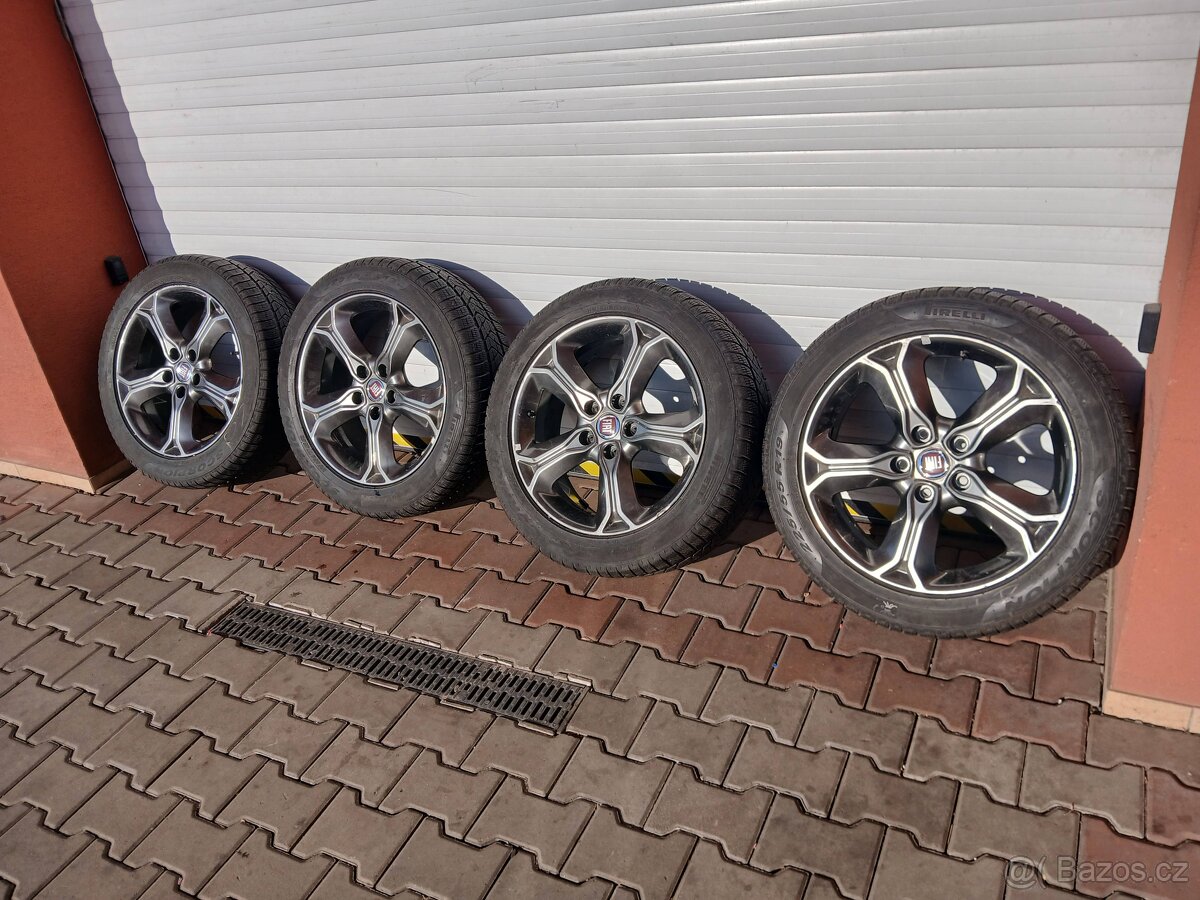 FIAT FREEMONT CROSS - ORIGO ALU R19 SE ZIMNÍMI PNEU PIRELLI 