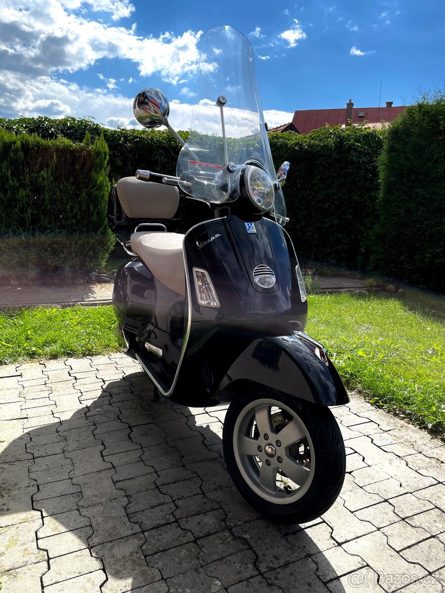 Vespa GTS 250i.e