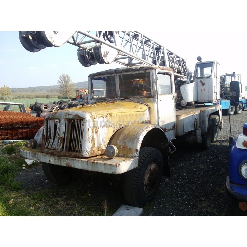 Tatra 111 autojeřáb