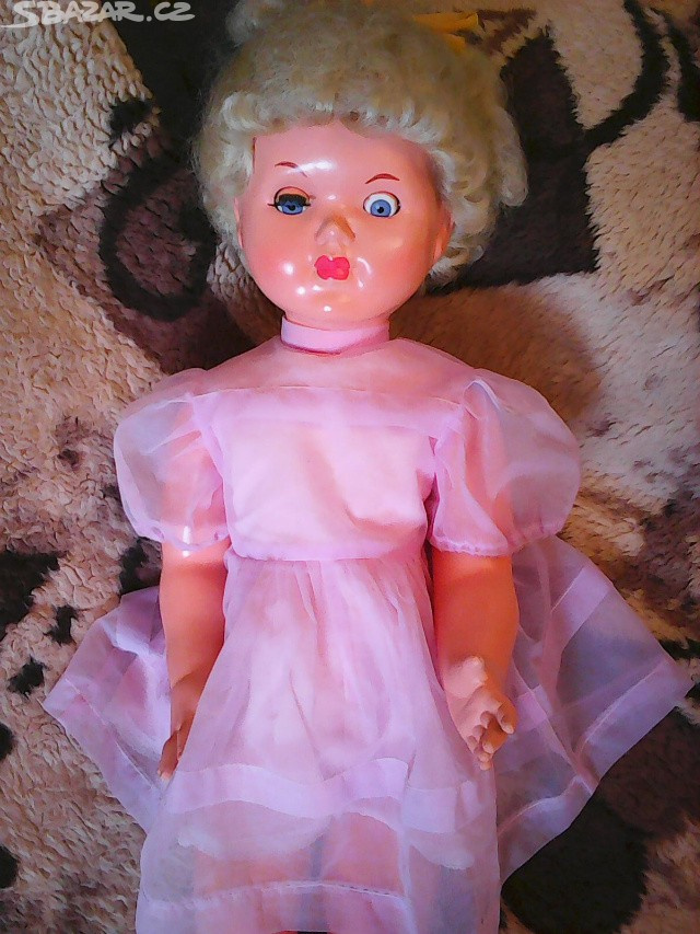 originální 60 let starou chodící panenku Hamiro