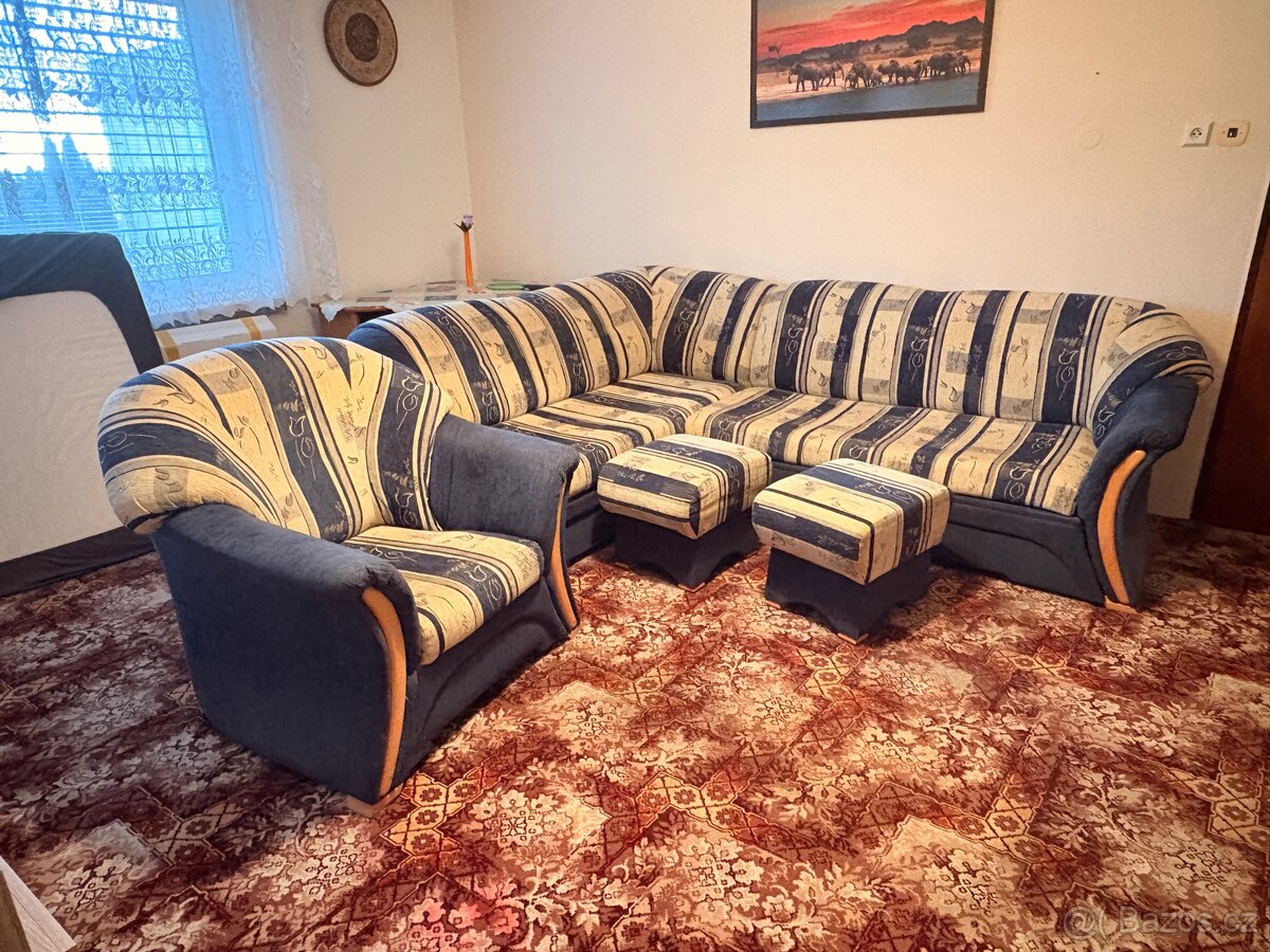 Rozkládací gauč, křeslo, taburety