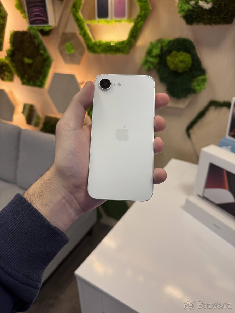 iPhone 16e 128GB White