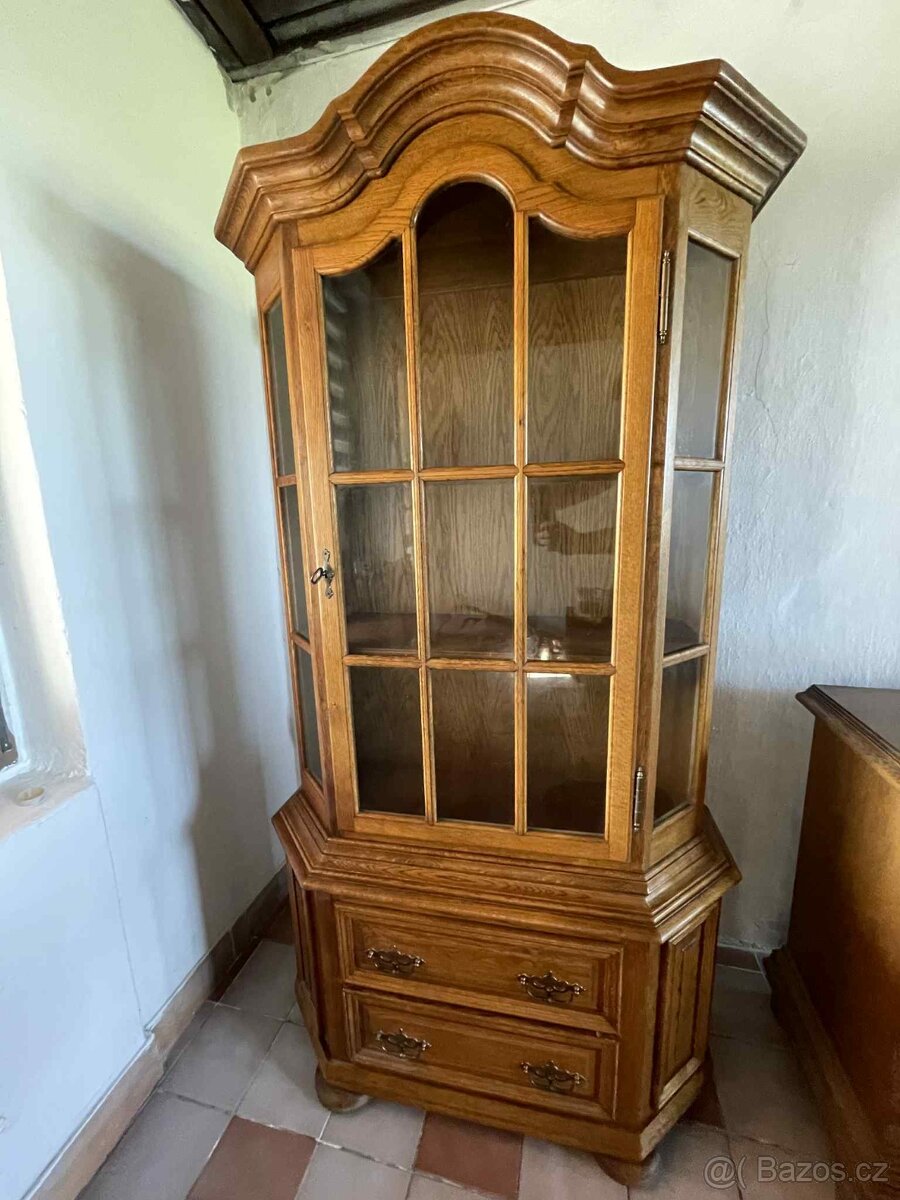 Prodám rustikální komodu