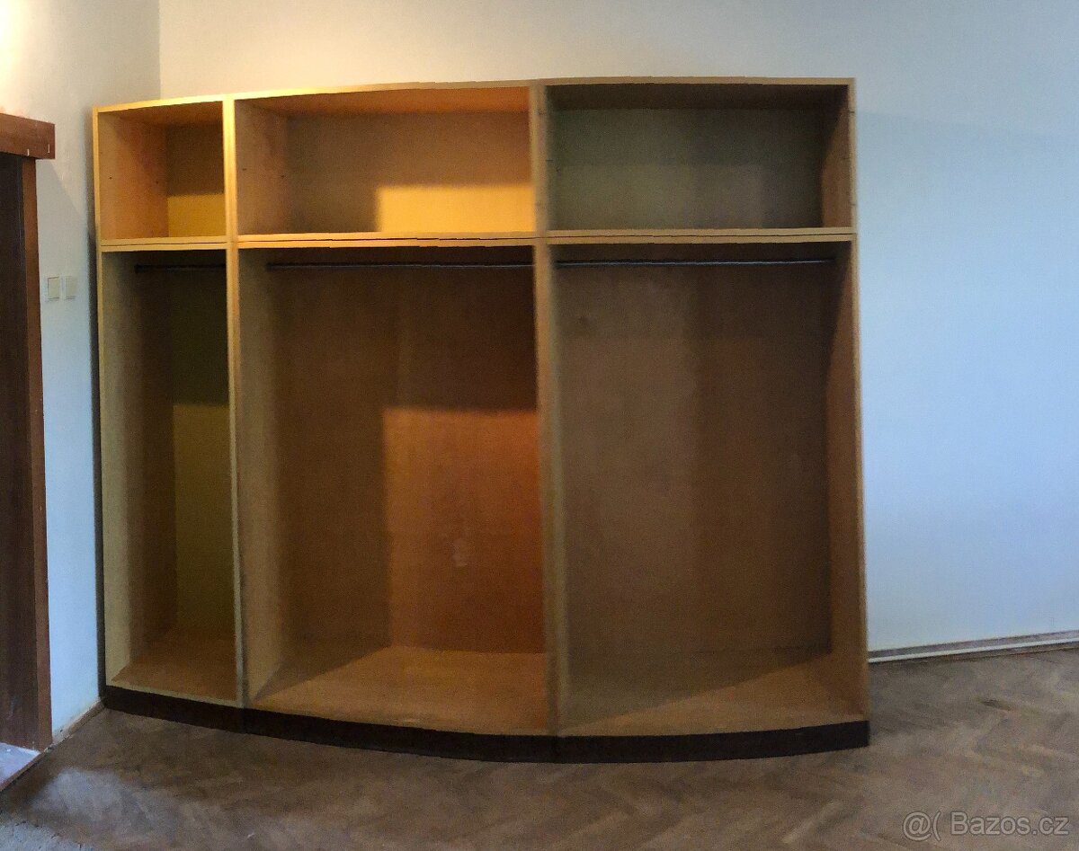 Korpus skříní (vlastní odvoz)