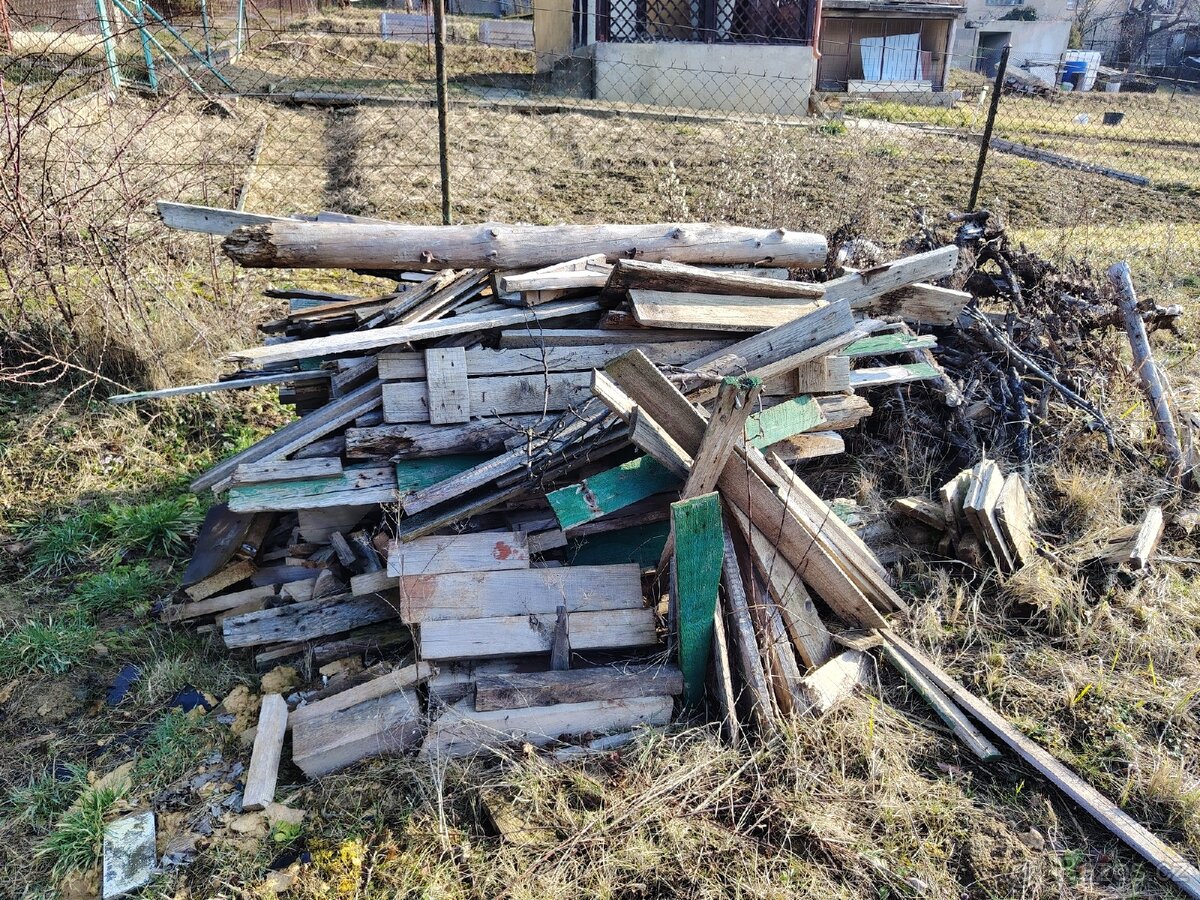 Dřevo za odvoz