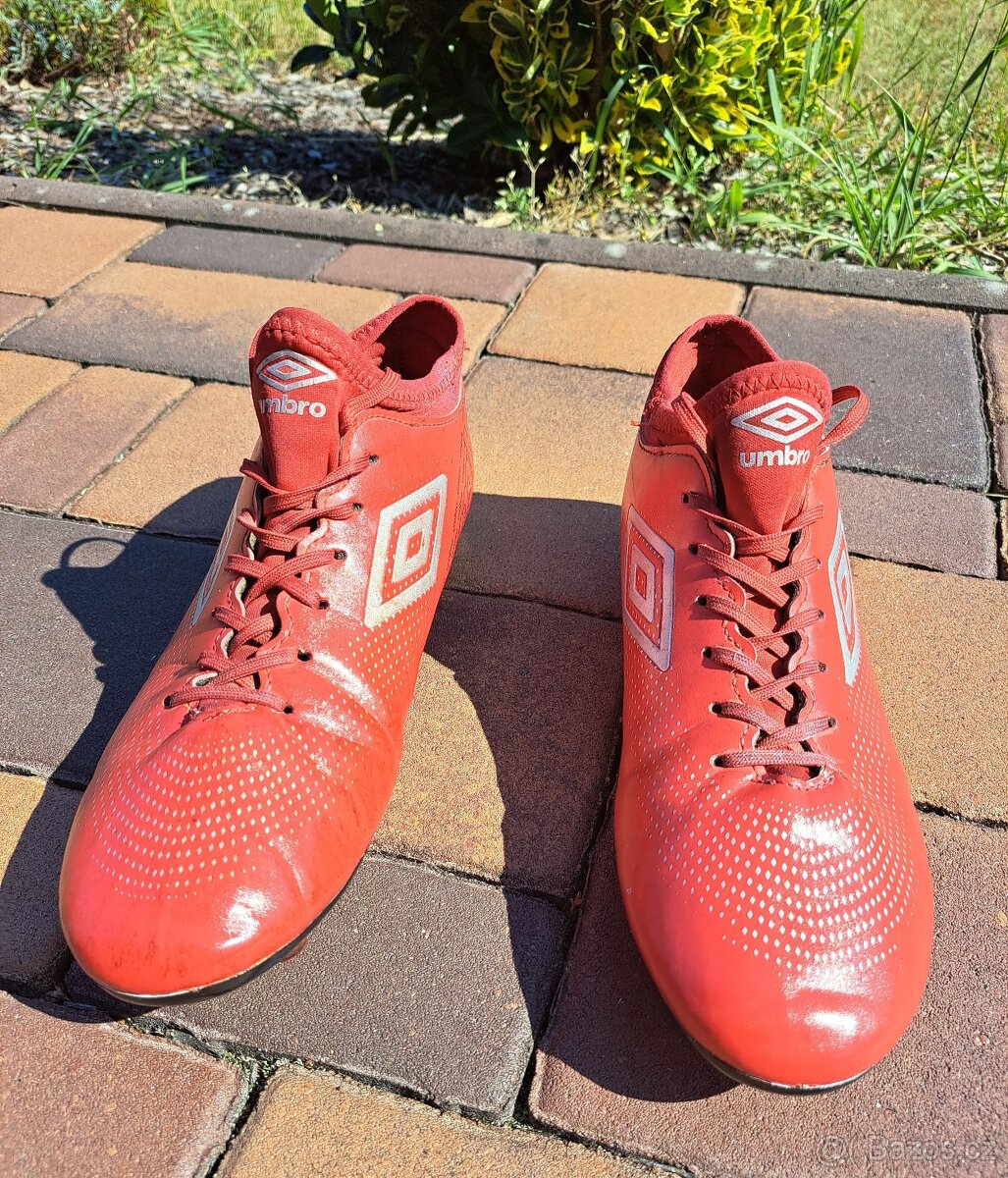 Pánské kopačky Umbro AURORA (42,5)