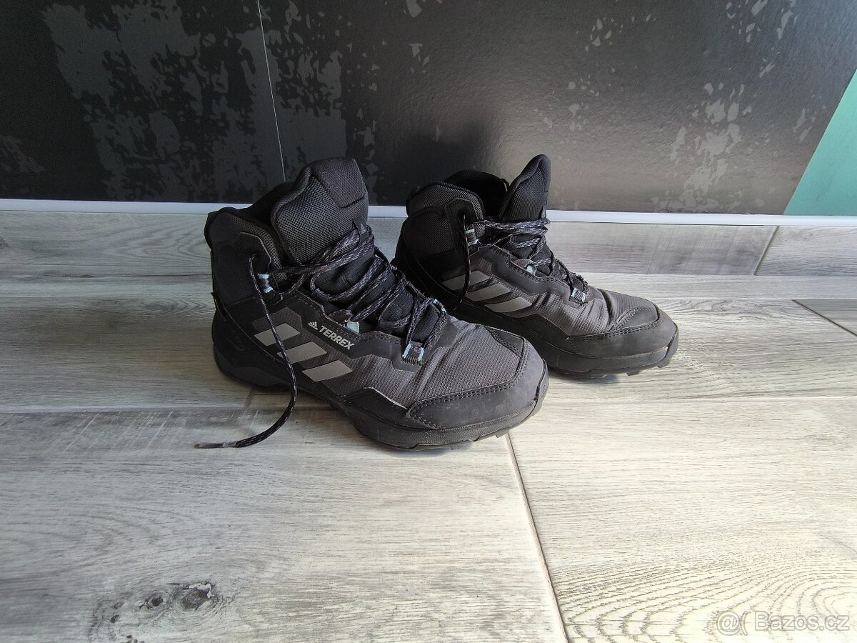Prodám outdoorové boty Adidas Terrex AX4 Mid GTX
