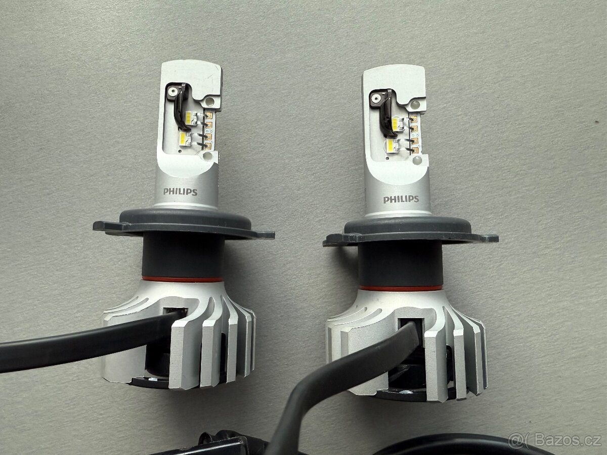 LED H4 Ultinon Pro6000 HL PHILIPS VW Multivan T6