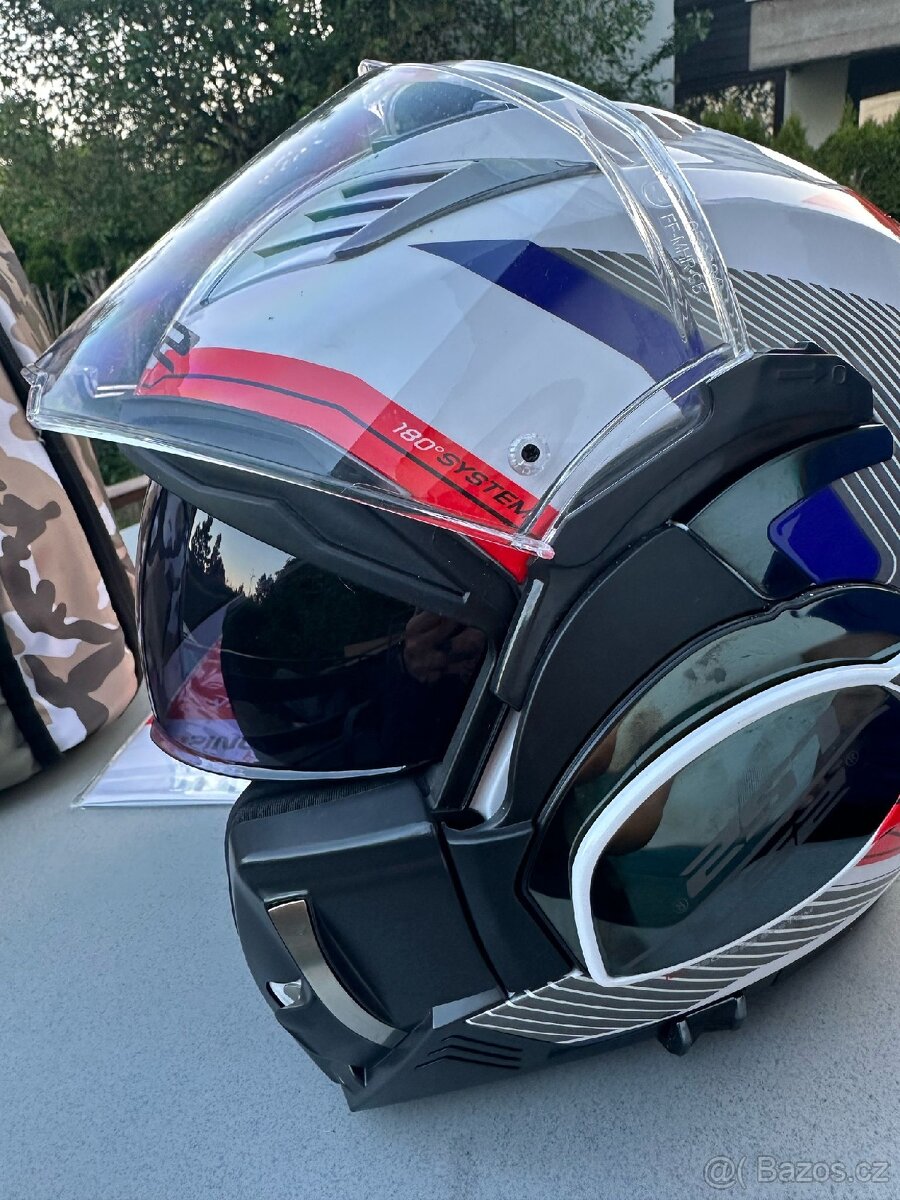 Přilba na moto