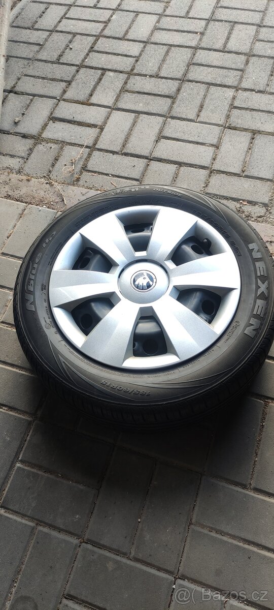 Kola Škoda Fabia 3, Rapid R15 letní + orig. kryty kol