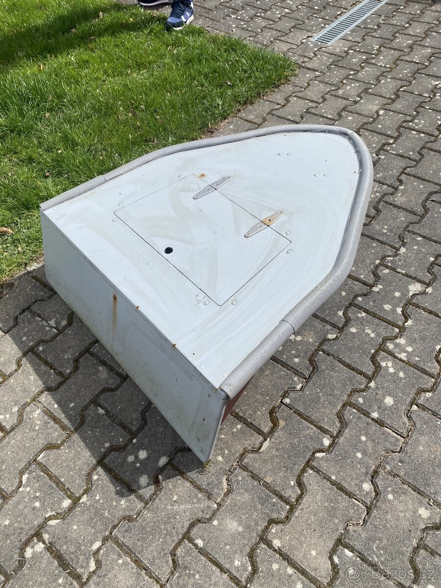 Gumový člun