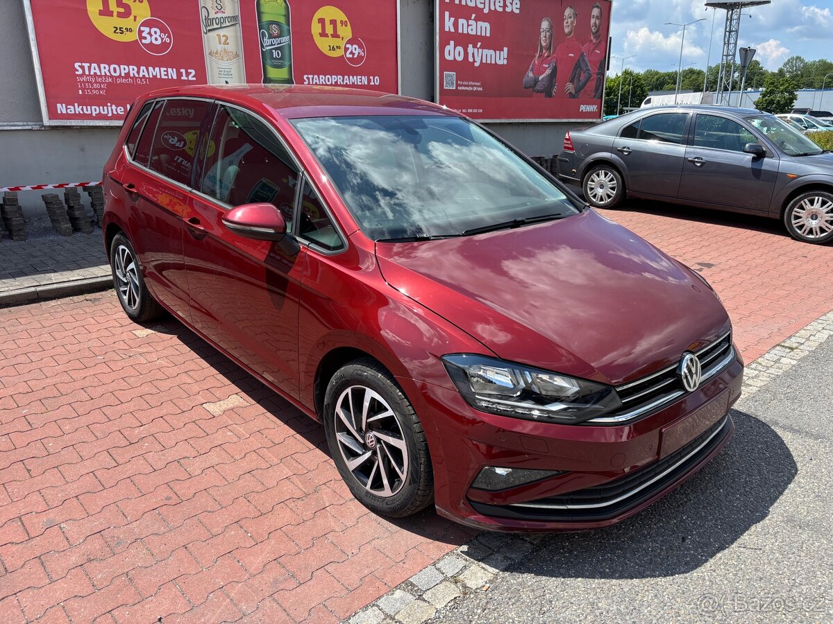 VW GOLF Sportsvan 1.5 TSI DSG 1. majitel park. kamera, tažné