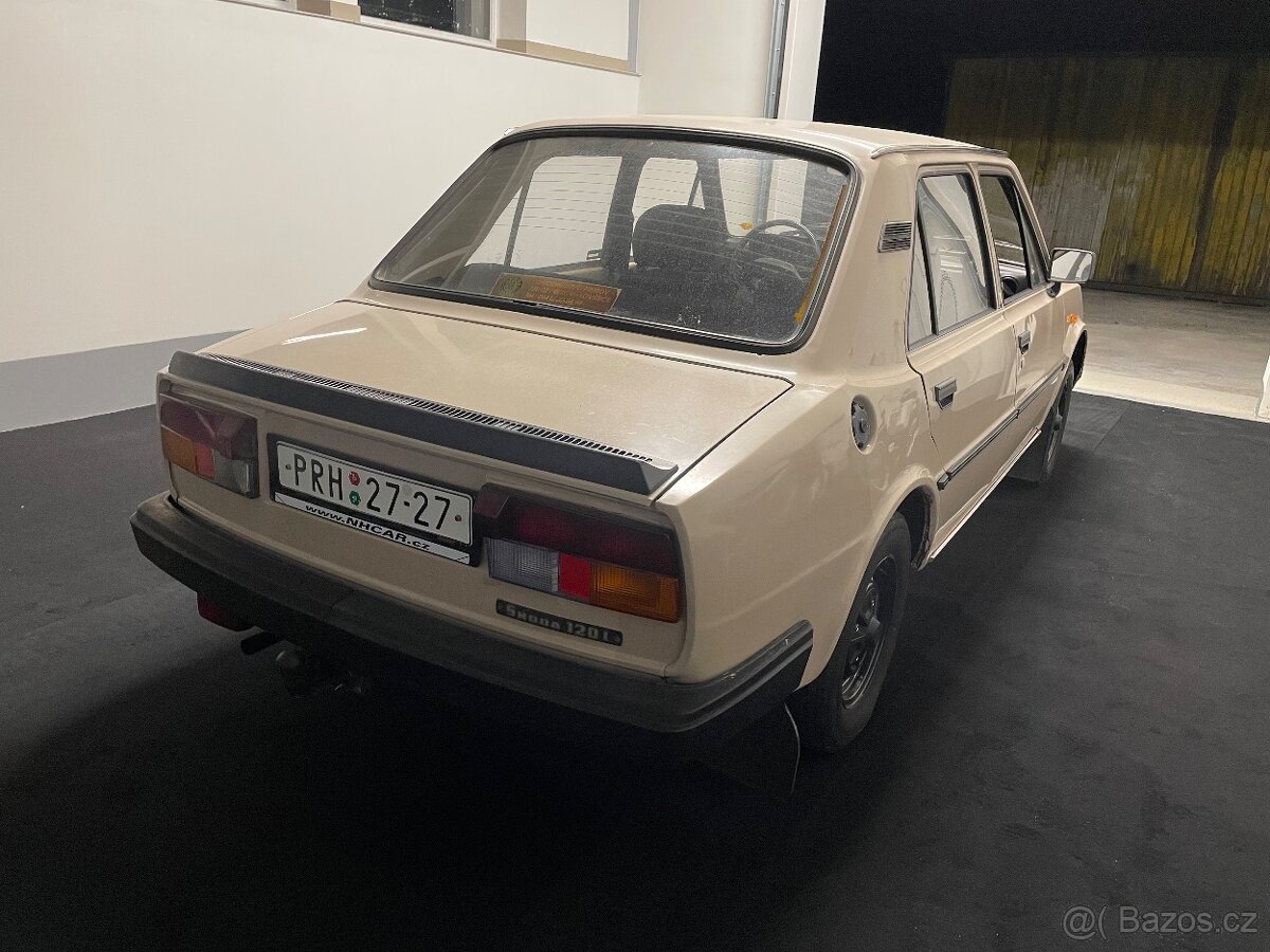 Škoda 120
