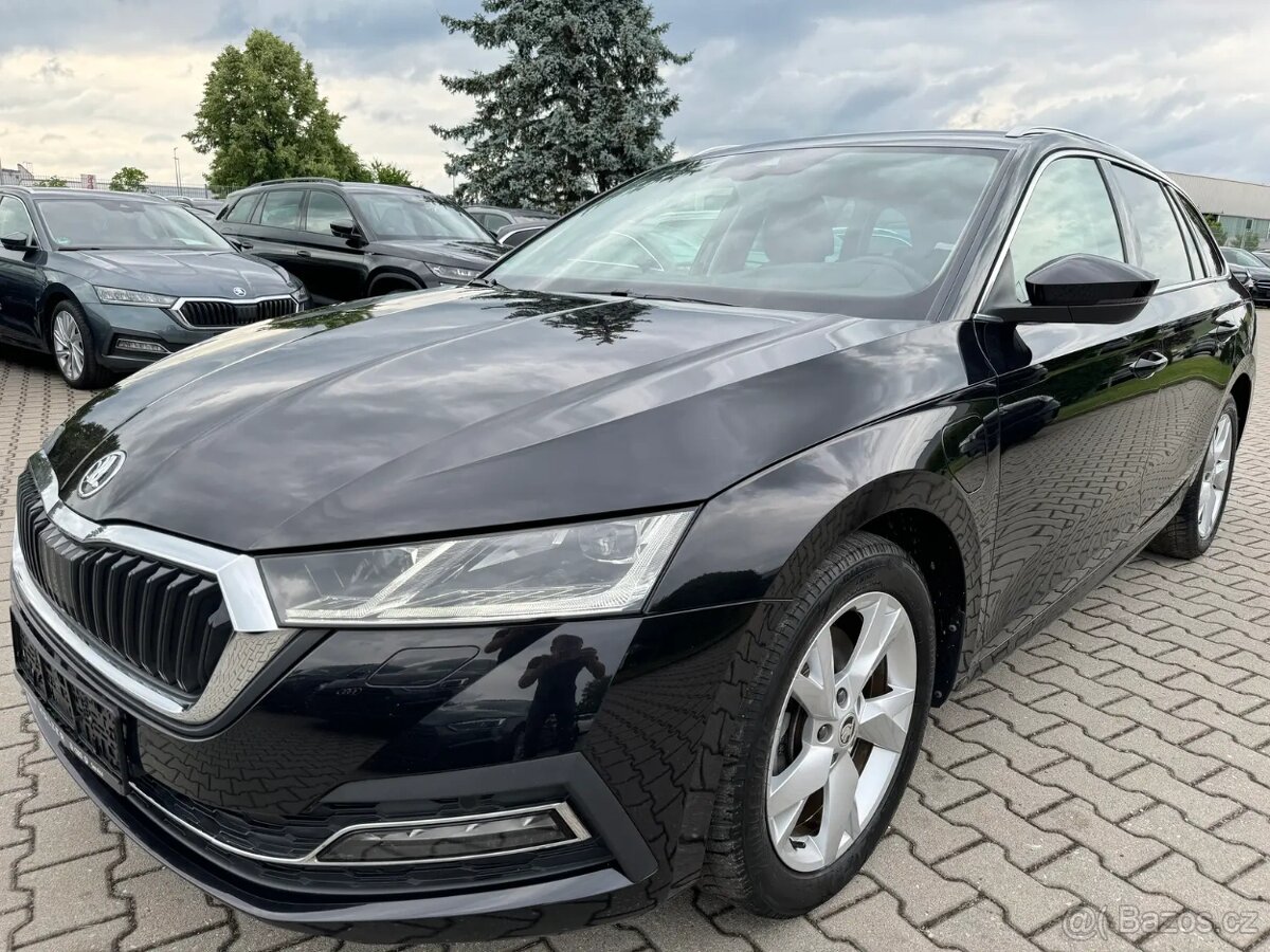 Škoda Octavia iV 150kw PHEV/matrix/masáže/webasto/head-up