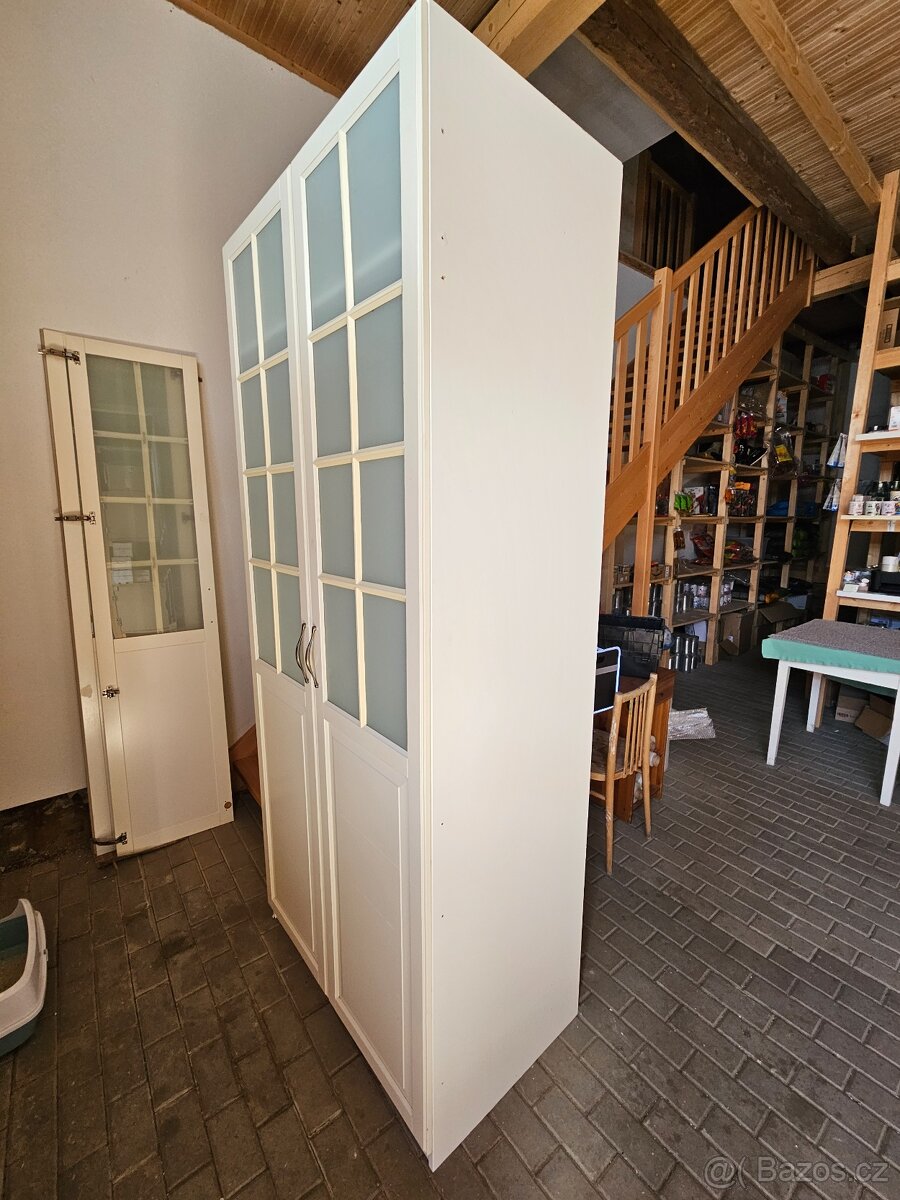 Šatní skříň IKEA smetanová výška 235 cm, šířka 100 cm, hloub