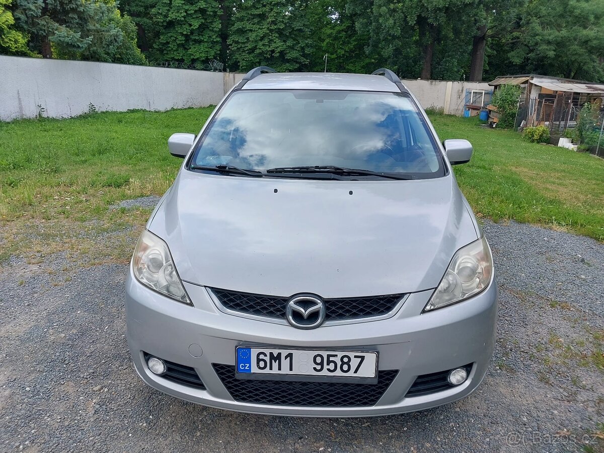 Mazda 5. Benzin 1,8 na náhradní díly.