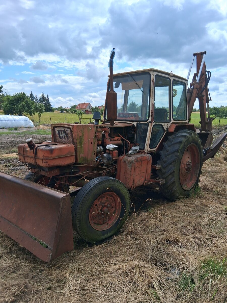 Bělorus traktor bagr