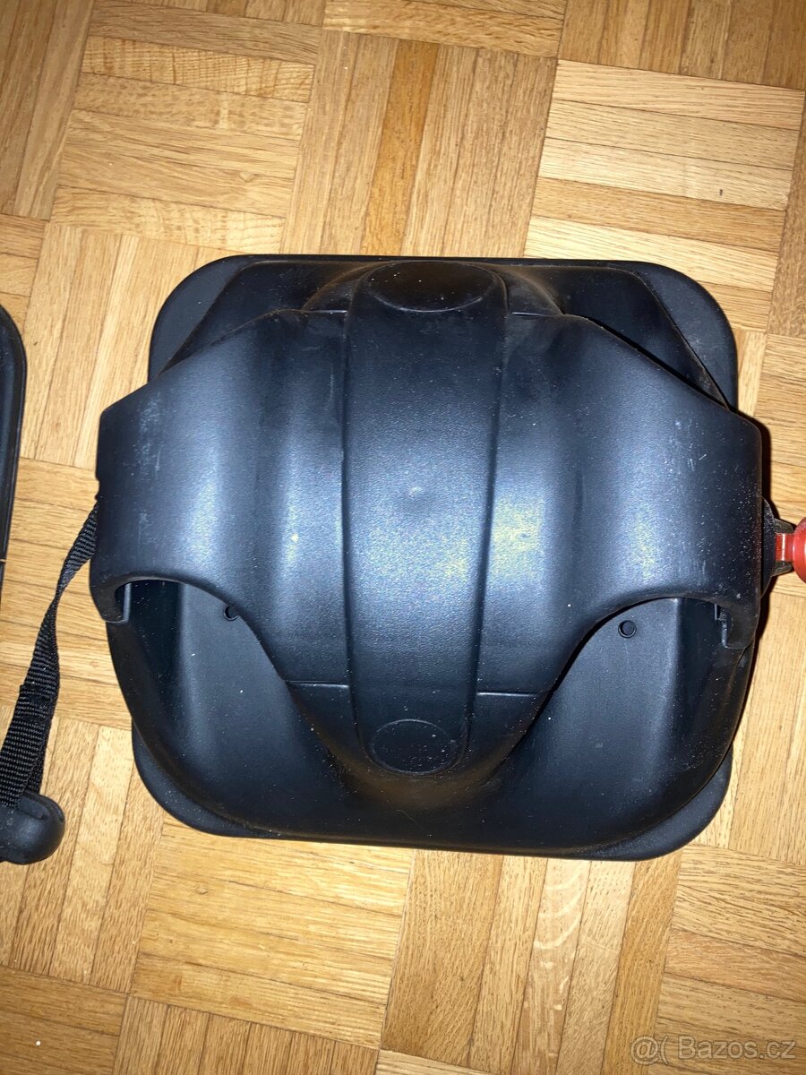 Magnetický držák lyží na auto
