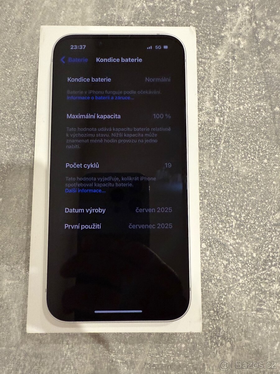 iPhone 16e 128GB white