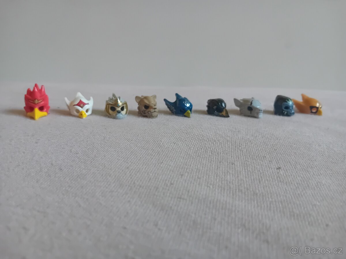 Lego mix, čepice, helmy, vlasy,...