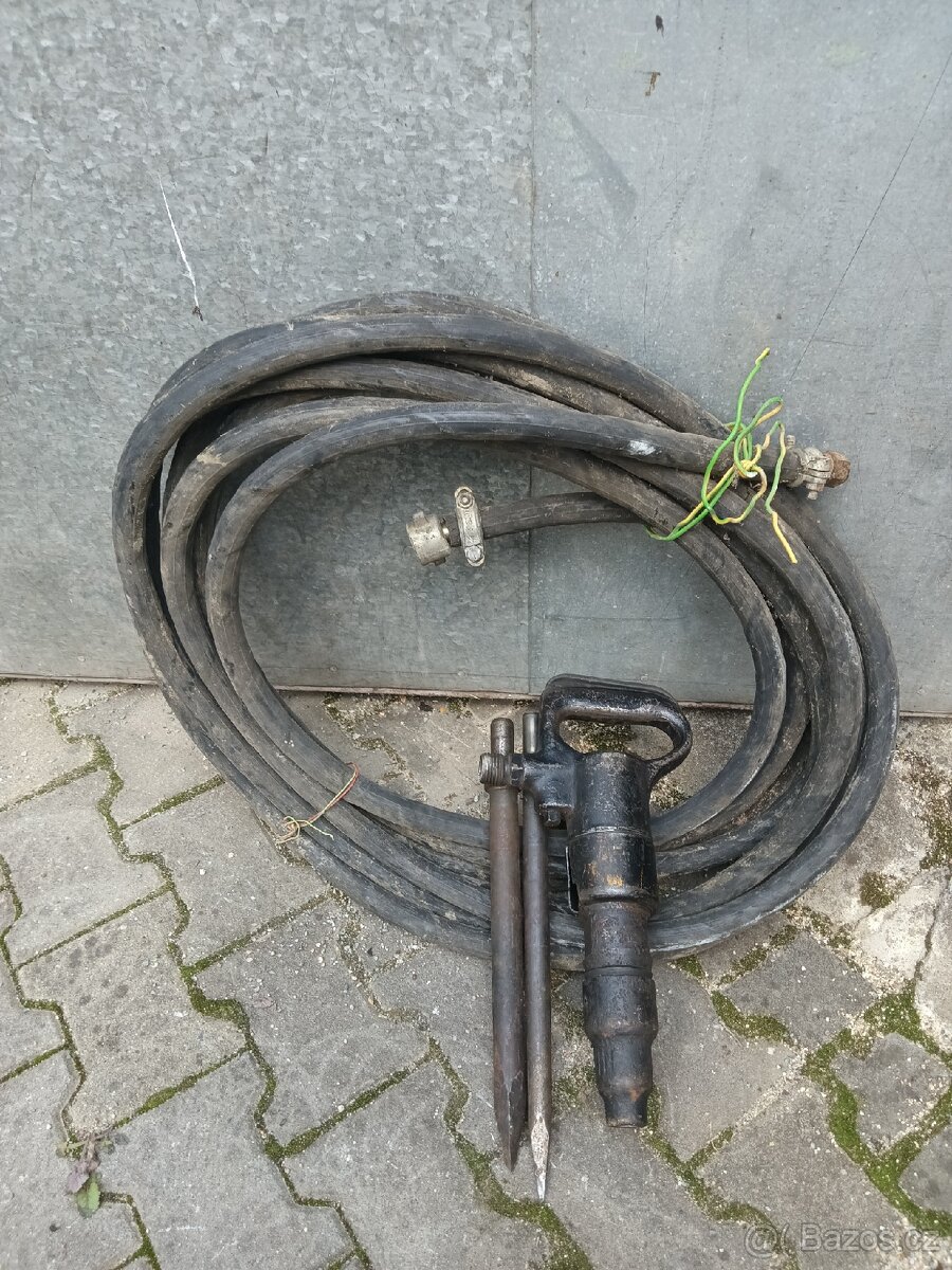 Bourací kladivo