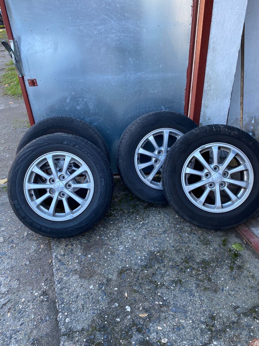 Letní sada kol na Mitsubishi ASX-215/65 R16