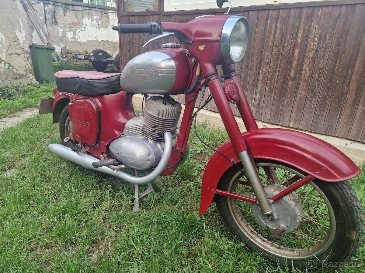 Patina Jawa 250 typ 559 rv 67 platne doklady biele spz