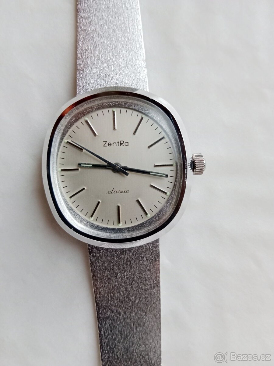 Krásné  funkční postříbřené  hodinky Zentra