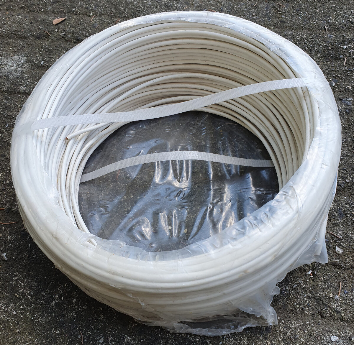 Kablík pro zabezpečovací systém