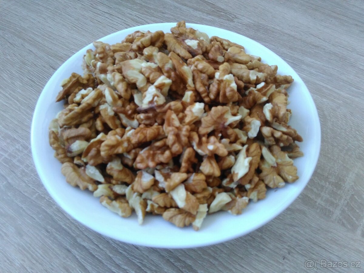 BIO vlašské ořechy s klasickými bílými jádry