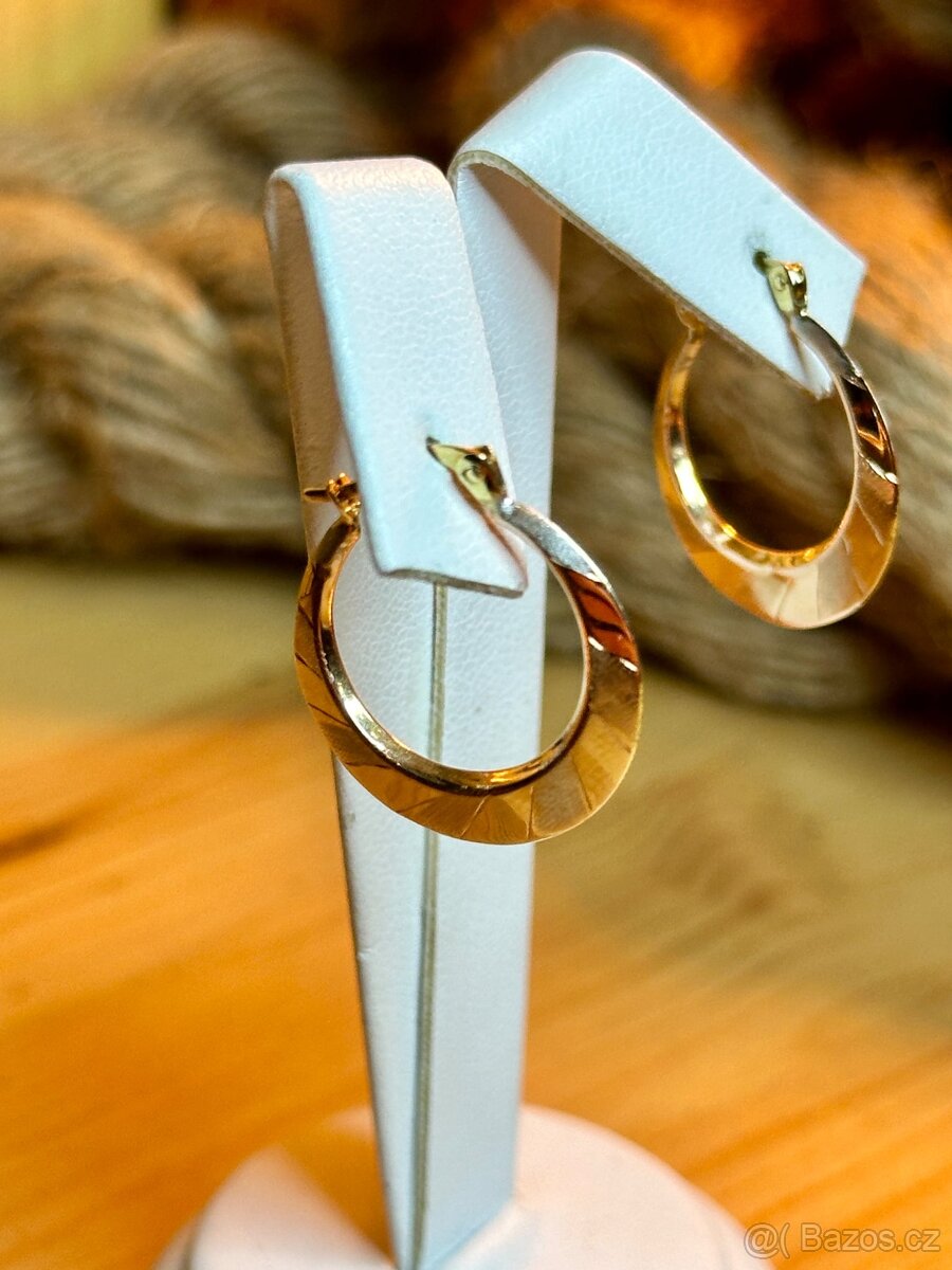 Zlaté náušnice 1,39g