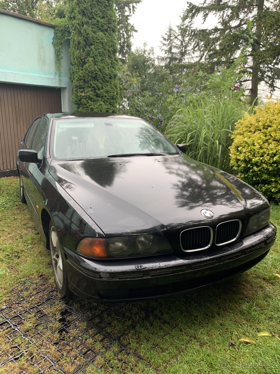 BMW E39 520i