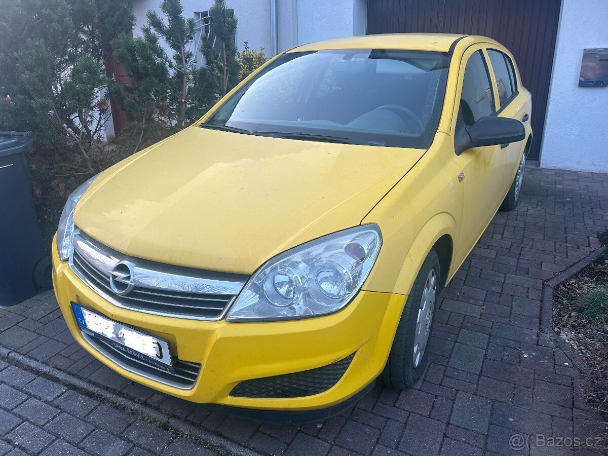 Opel Astra 1,4 benzín, Hatchback, r.v.2008