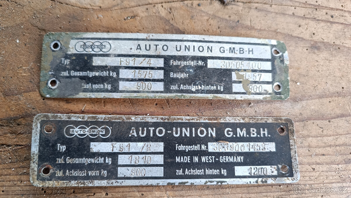 DKW Munga - dva originální štítky