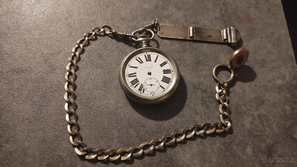 Stříbrné kapesní hodinky + šatlén