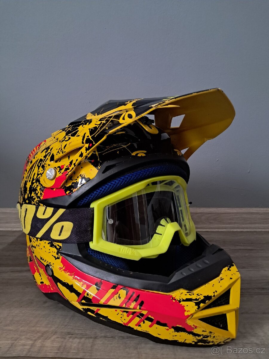 W-TEC motokrosová helma