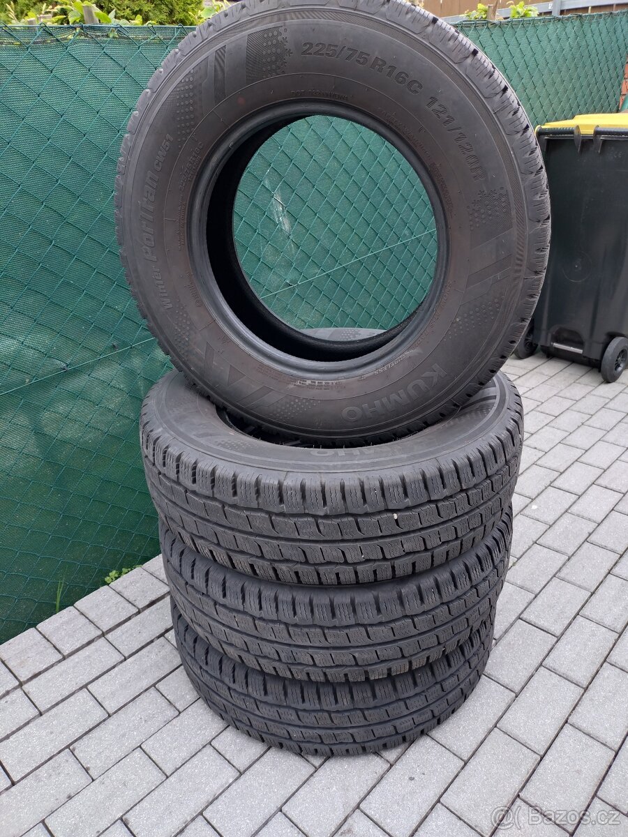 zimní pneumatiky Kumho WinTer PorTran CW51 225/75 R16
