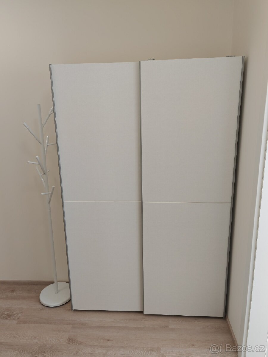 Šatní skříň