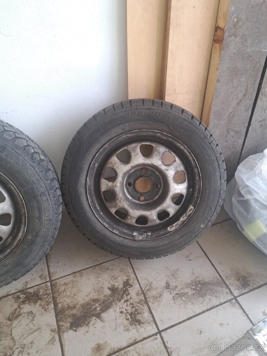 Prodám zimní pneumatiky Seat Cordoba