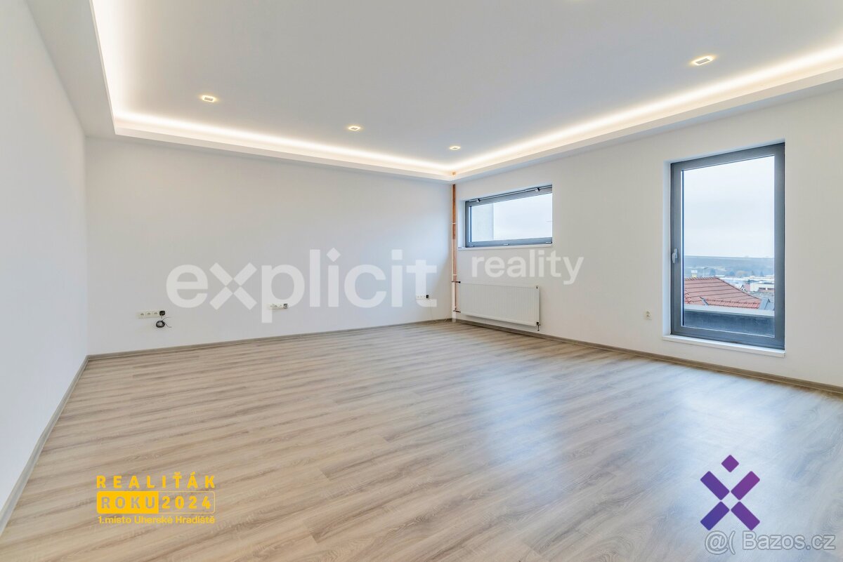 Pronájem kanceláře v centru města 92 m2 - Uherský Brod, okre