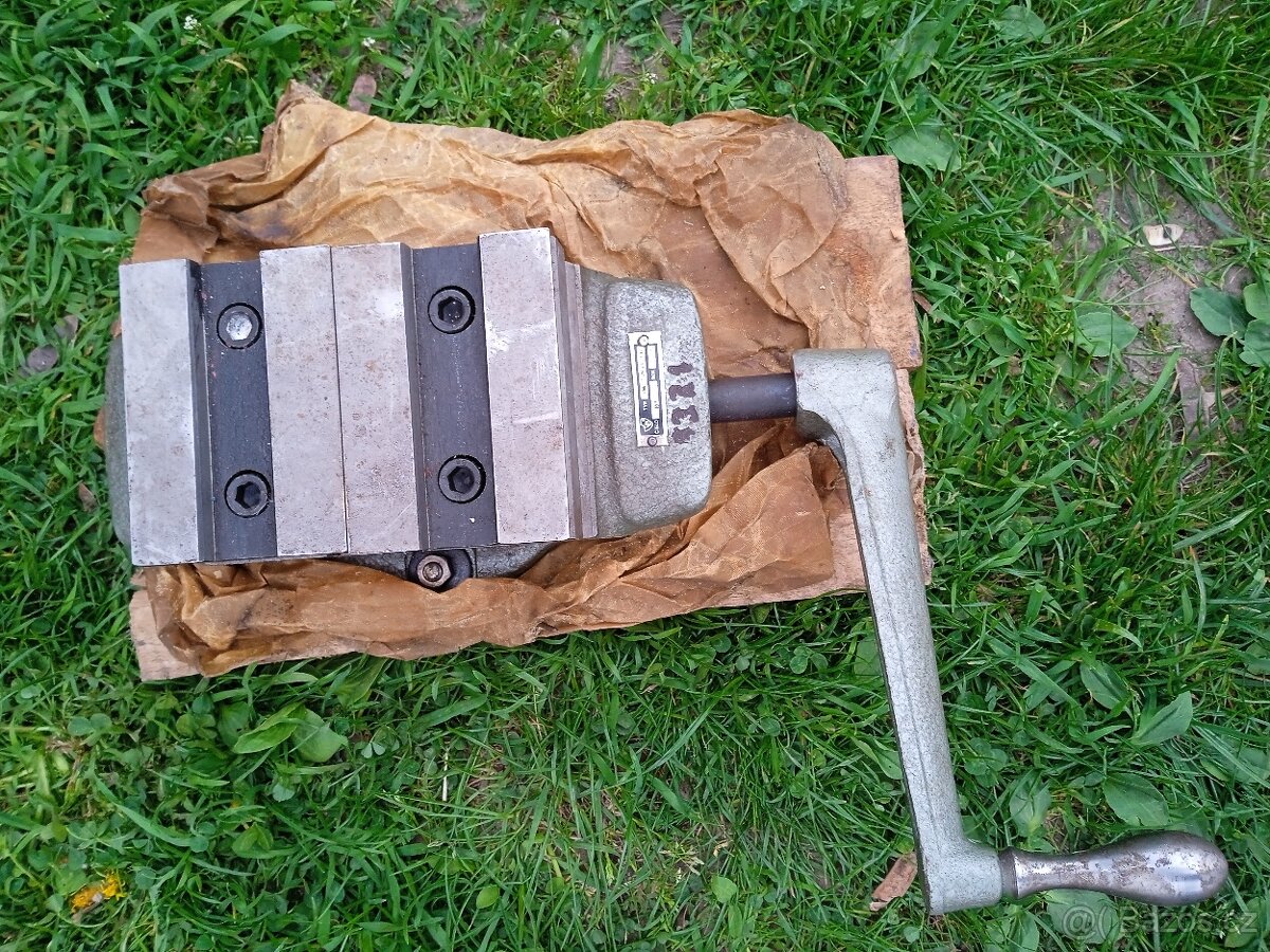 Nový svěrák prizmatický 125 Vihorlat ČSN 243137