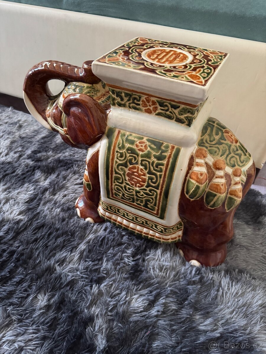 Keramický retro slon podstavec na květiny