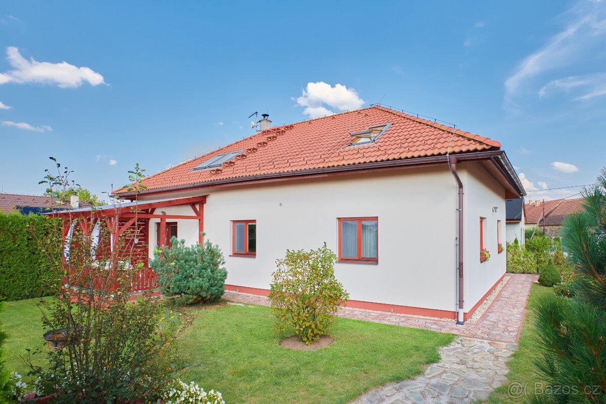 Rodinný dům ve Velké Hraštici – Perfektní bydlení nedaleko P
