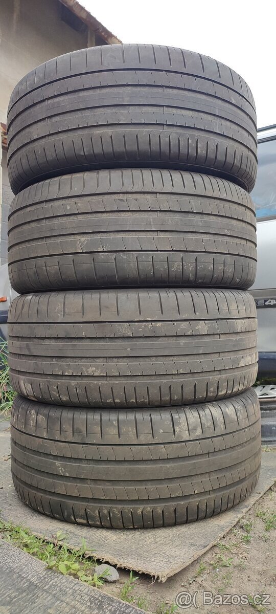285/40 R21 109V XL Pirelli P Zero 2023