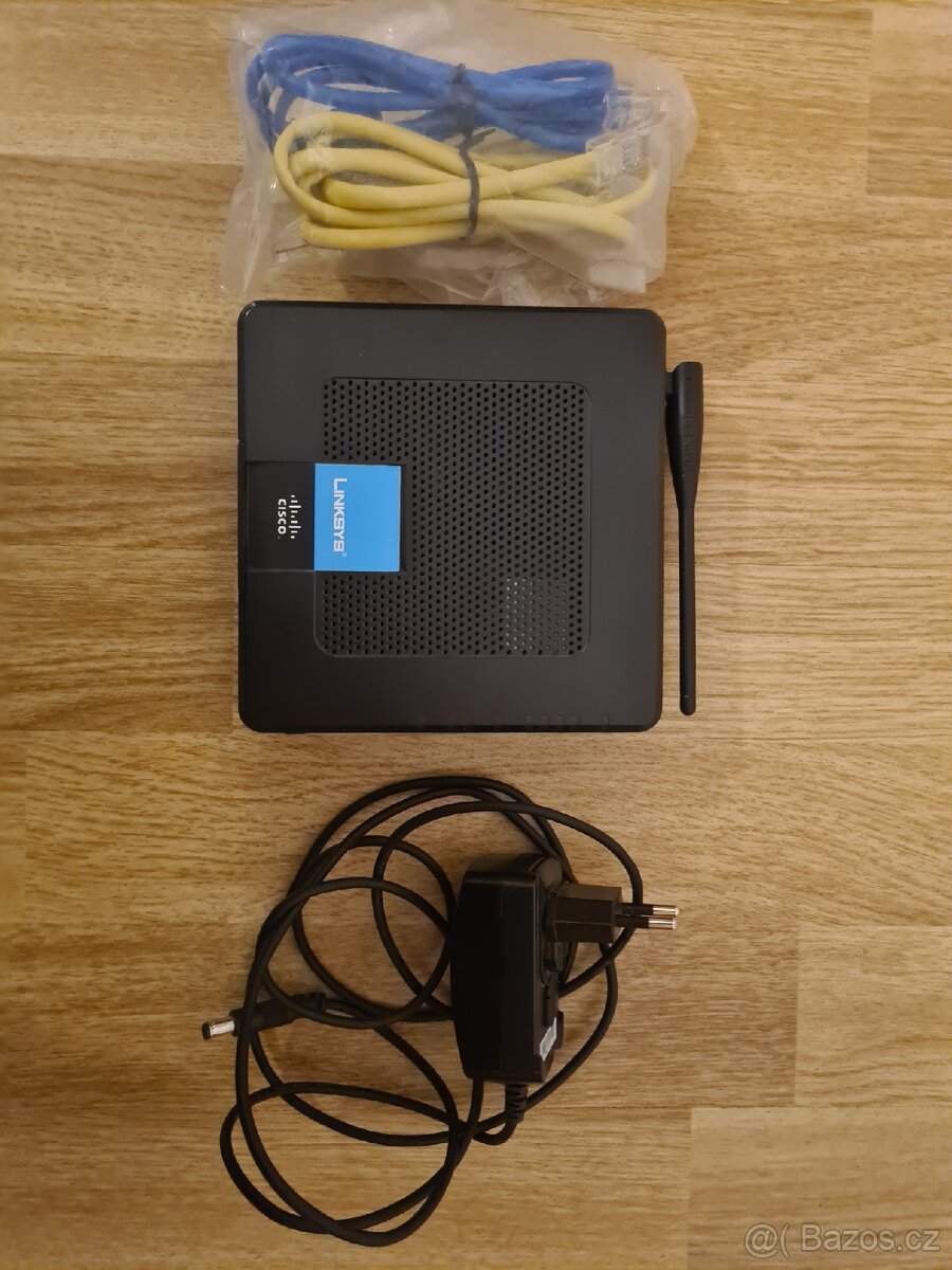 Linksys WRP400 - router s WiFi rozhraním a VoIP adaptér