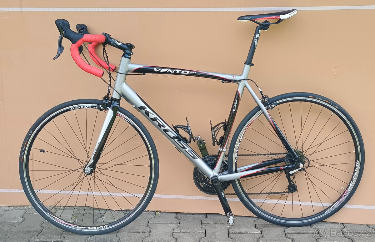 Silniční kolo Kross Vento 2.0 SORA