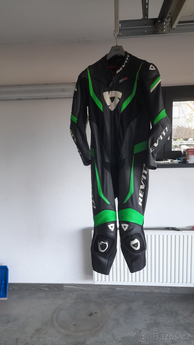 Revit jednodílná kombinéza jak nová