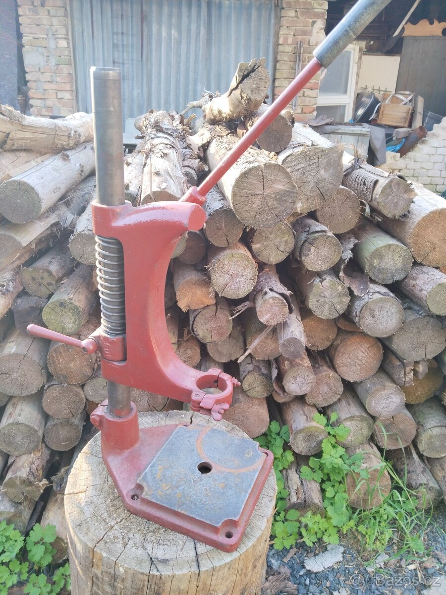 Držák vrtačky litinový , starý,retro,