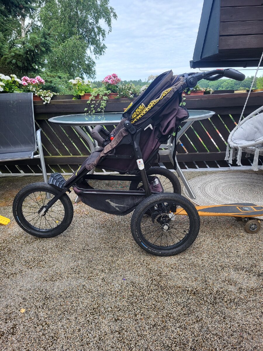 Sportovní kočárek značky TFK